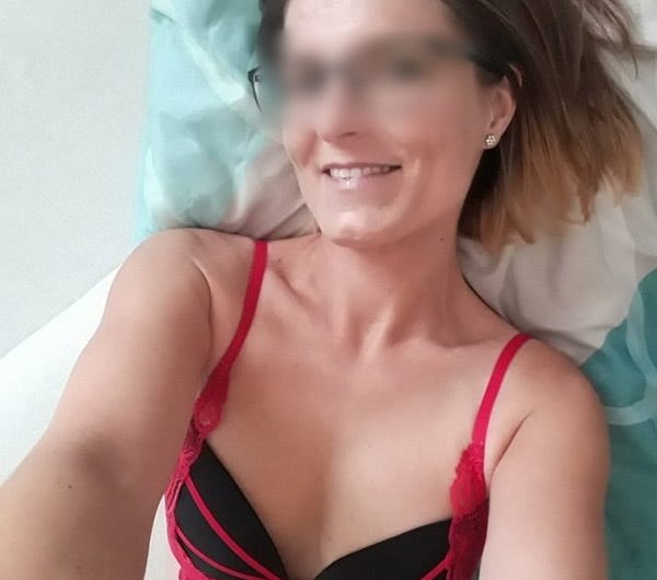 Séduisante femme au foyer seule à Roubaix, bien gaulée cherche son fuckfriend infatigable